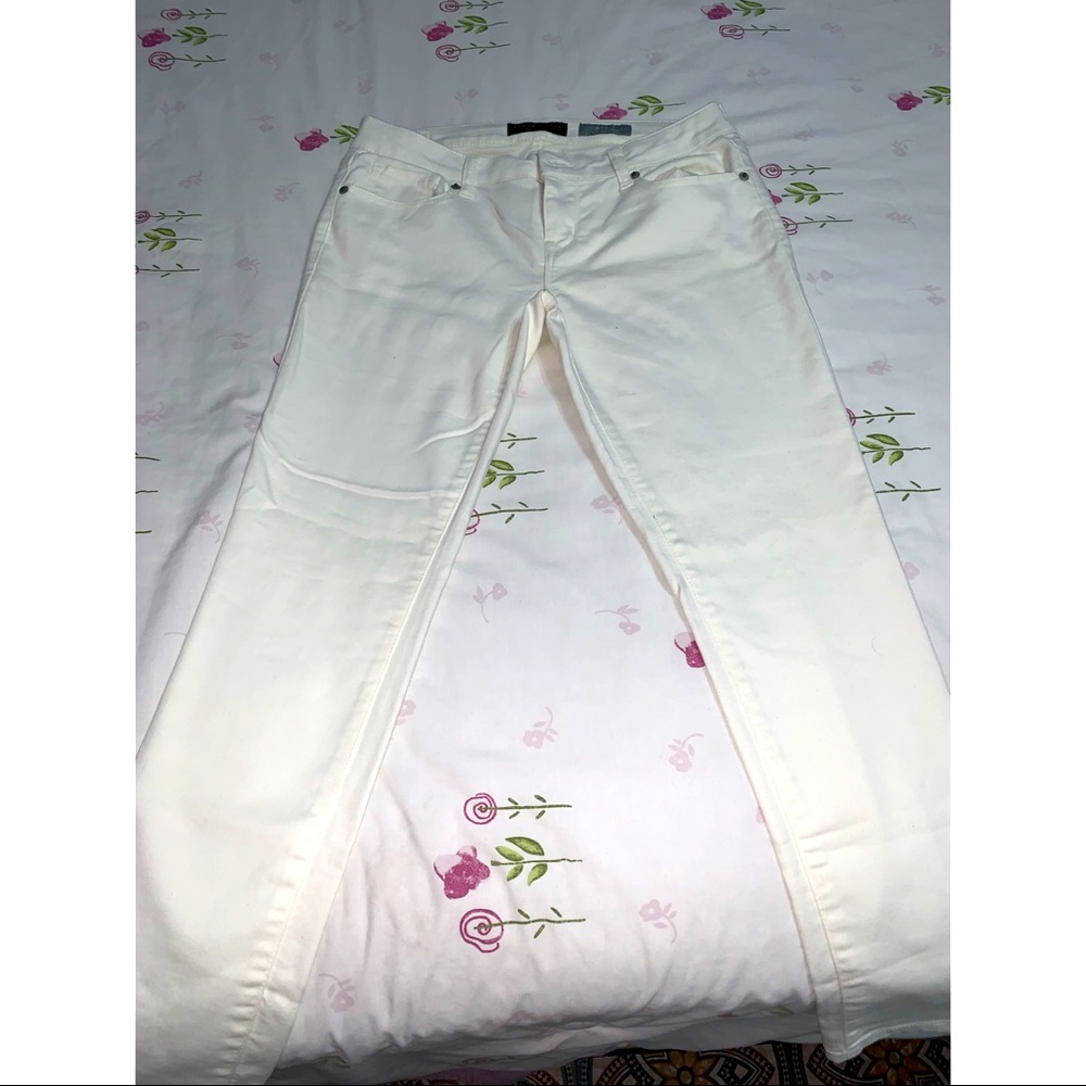 AEROPOSTALE WHITE PANTS